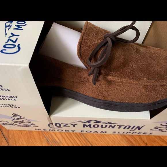 New in Box Mens Moccasin House Shoes Memory Foam Brown Size 11/12 Suede Leather - Picture 3 of 5